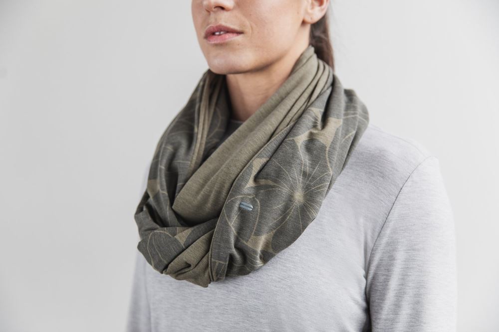 TWO-TONE INFINITY SCARF - ARMY GREEN & ARMY GREEN HIBISCUS